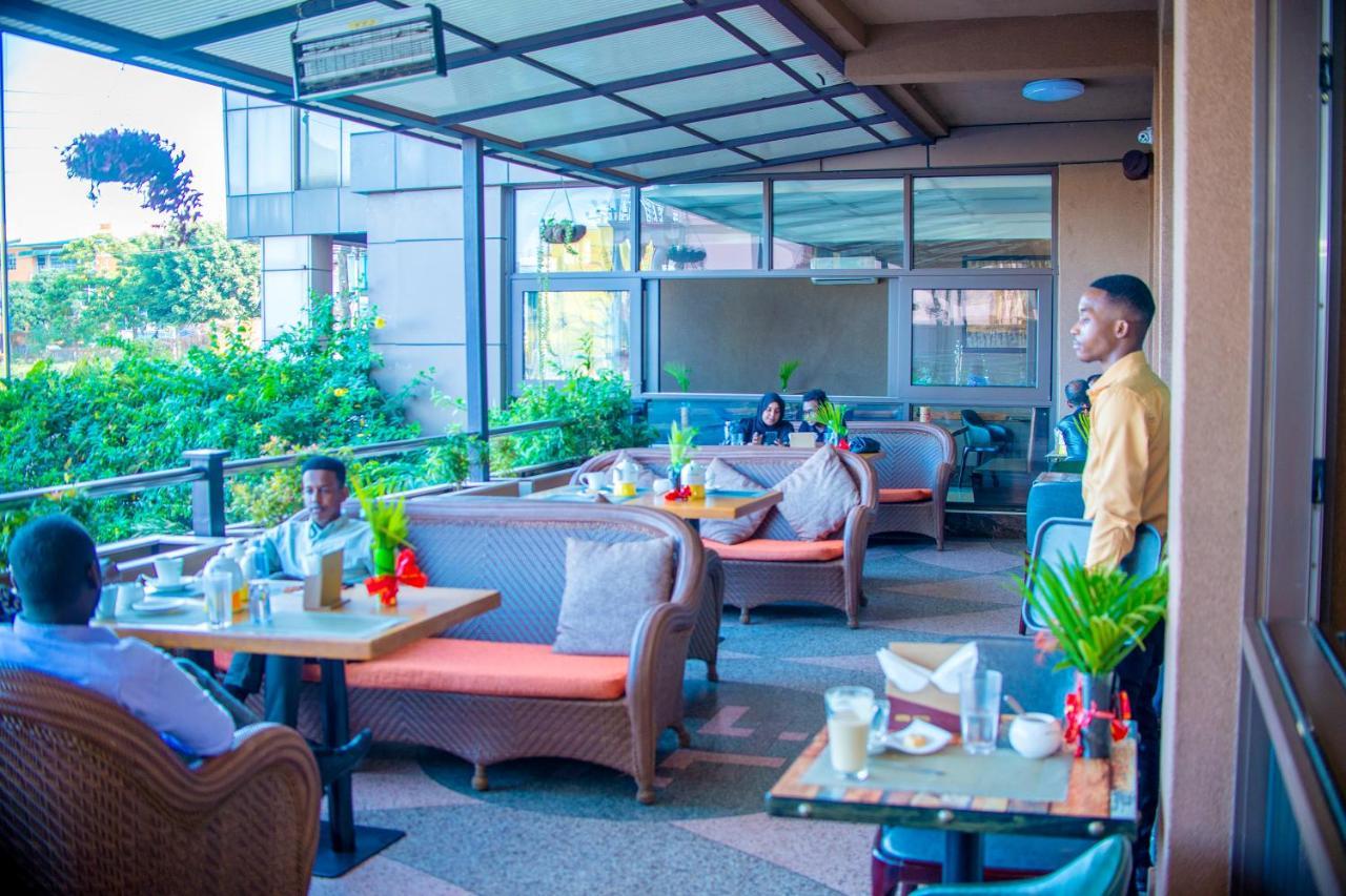 Hera Hotel Кампала Екстер'єр фото