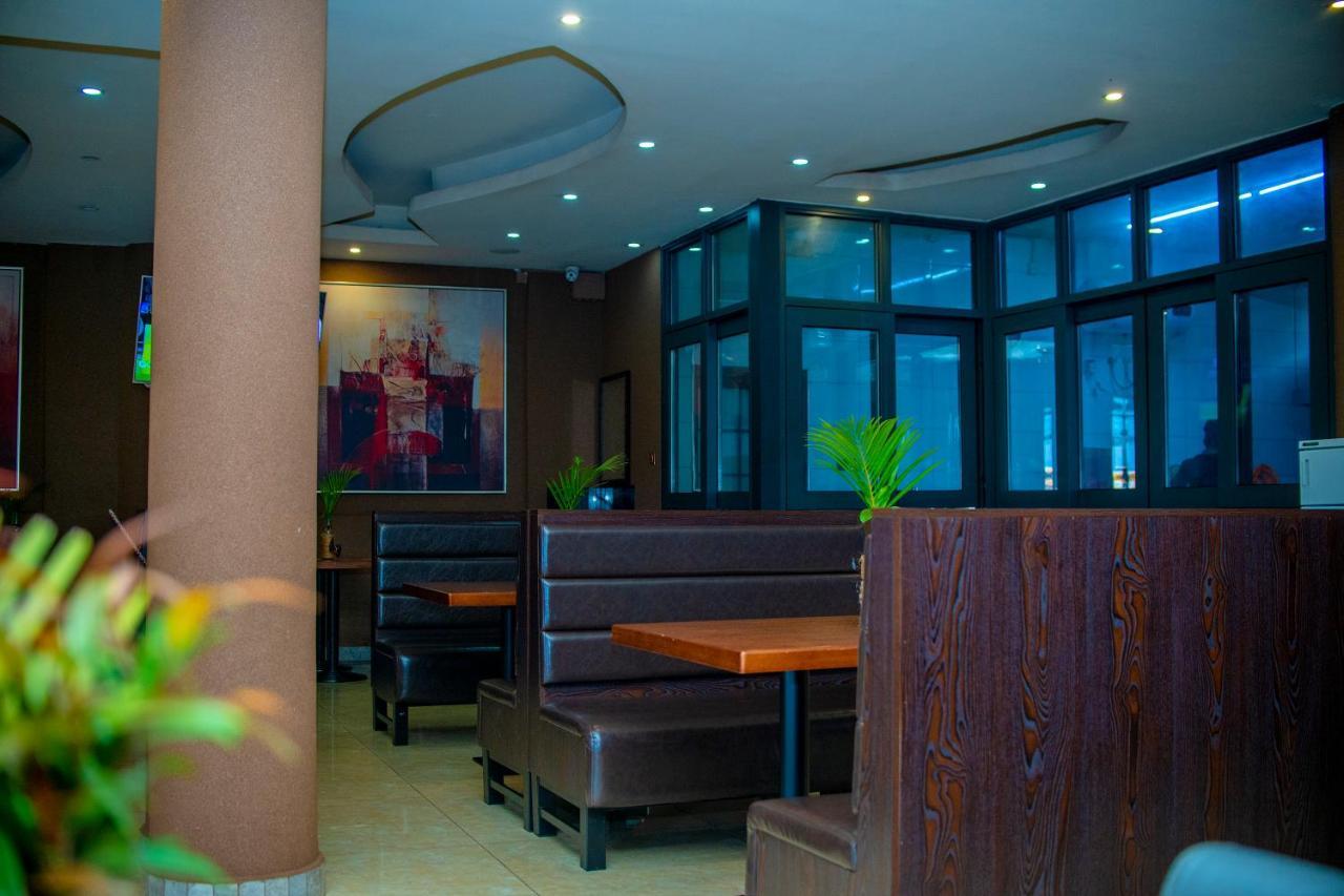 Hera Hotel Кампала Екстер'єр фото