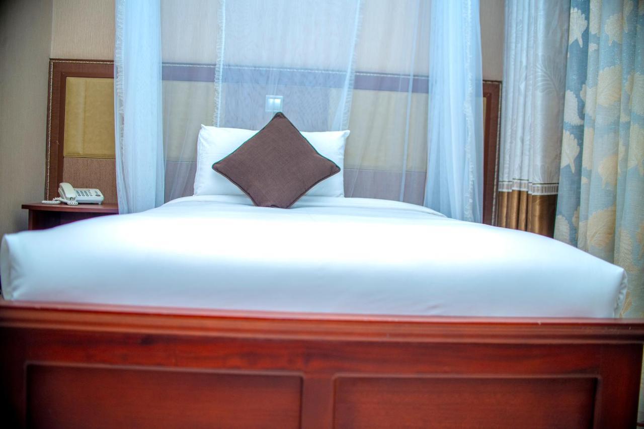 Hera Hotel Кампала Екстер'єр фото